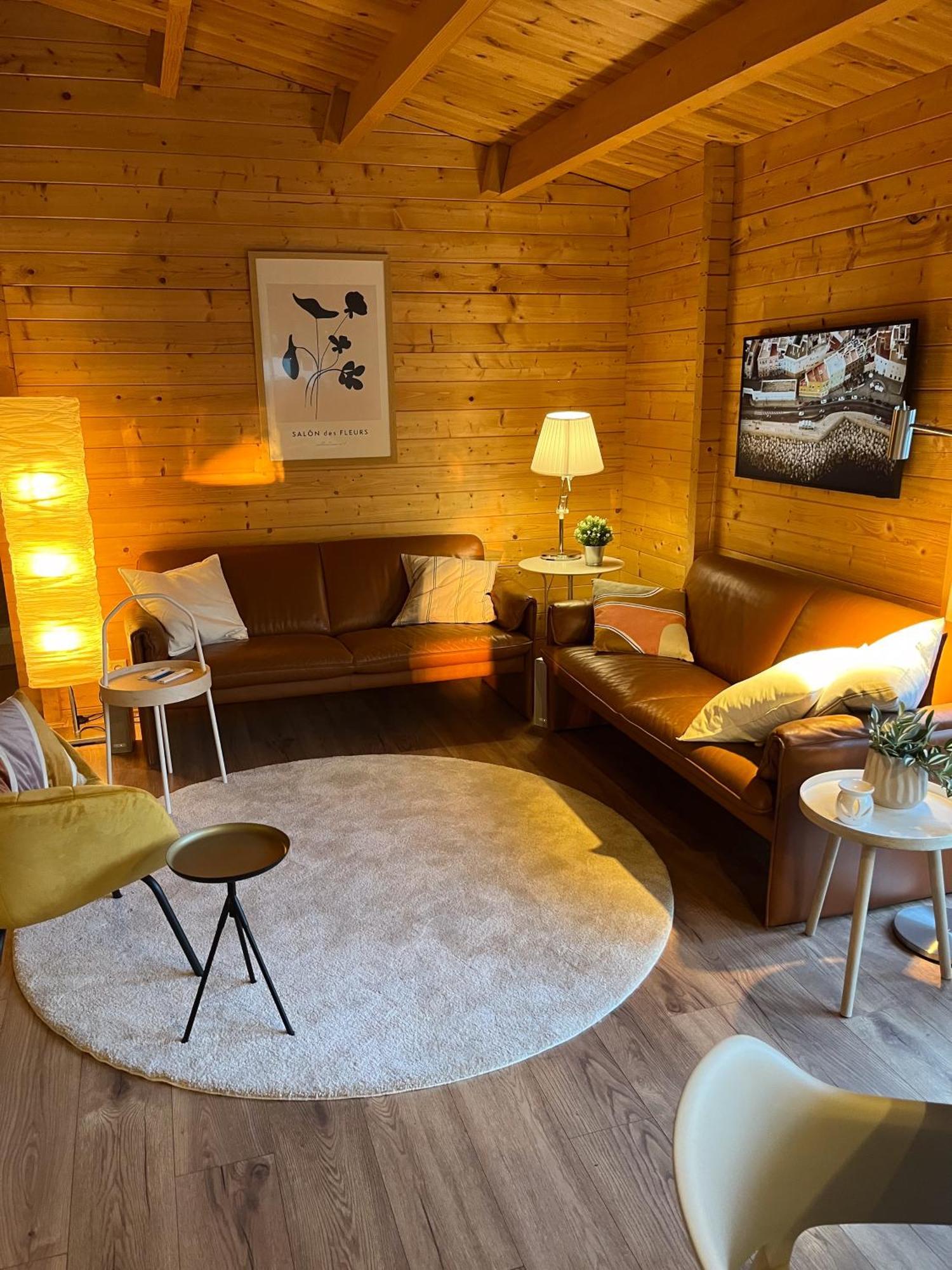 Luxe En Ruim Chalet Met Airco Bij Leekstermeer Matsloot Exterior foto