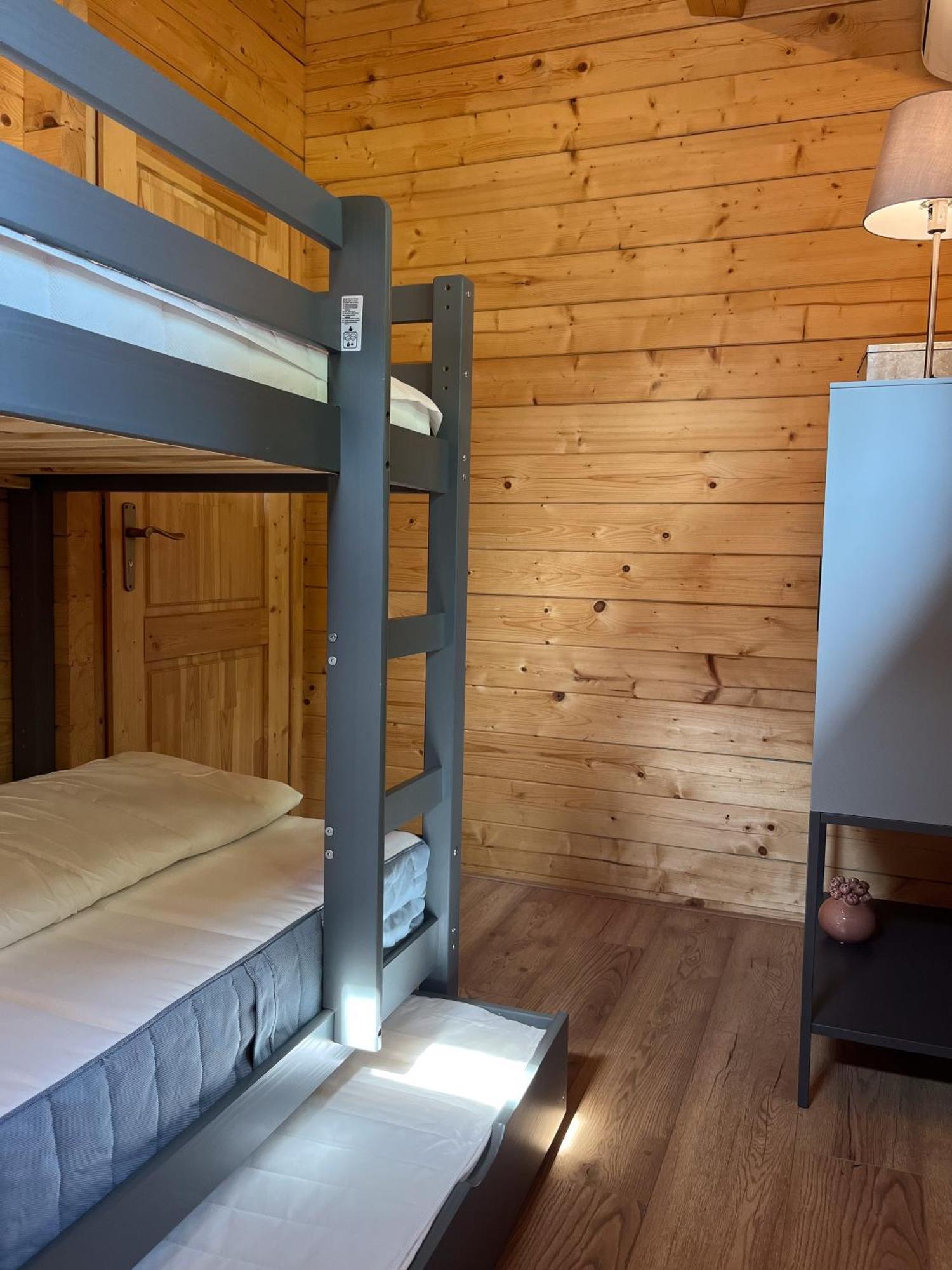 Luxe En Ruim Chalet Met Airco Bij Leekstermeer Matsloot Exterior foto